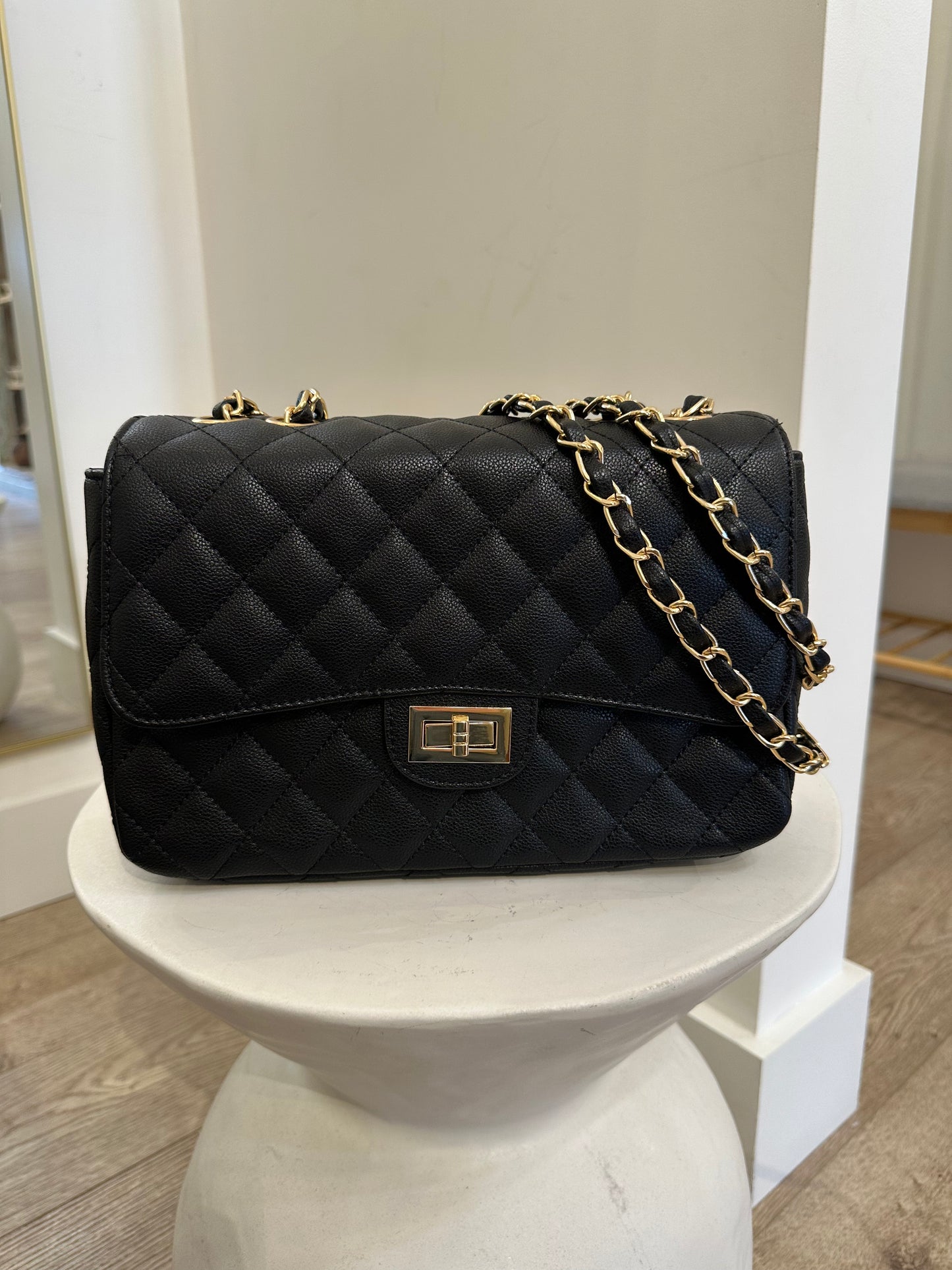 Giselle Black Shoulder Bag